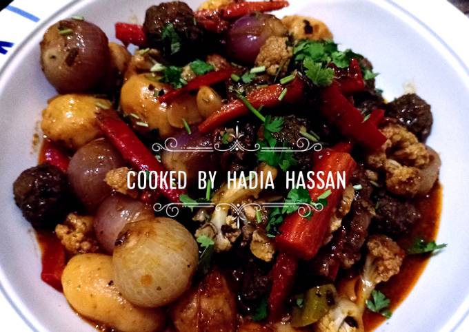 Recipe of Quick Mix veg with meatballs