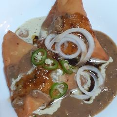 A picture of Samosa Chaat.
