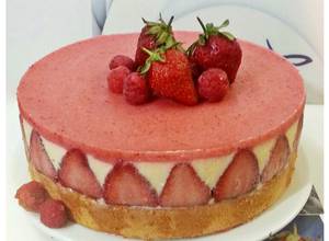 Hình của món Strawberry cheese cake - Bánh kem dâu tây phô mai.