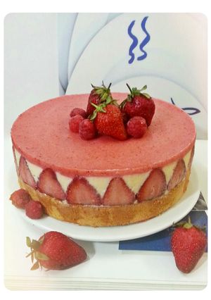 Hình của món Strawberry cheese cake - Bánh kem dâu tây phô mai.