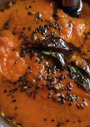 लसणाची कांदा टमाटा चटणी (lasanachi kanda tamatar chutney recipe in marathi) रेसिपी चे मुख्य फोटो