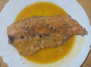Foto principal de Truchas asalmonadas con salsa de naranja