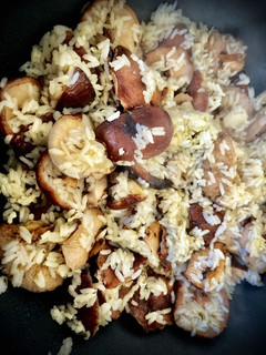 Una foto de Sartén de setas shiitake con arroz