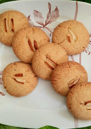 રજવાડી ડ્રાયફ્રુટ નાનખટાઈ(rajvadi nankhtai recipe in Gujarati) રેસીપી મુખ્ય ફોટો
