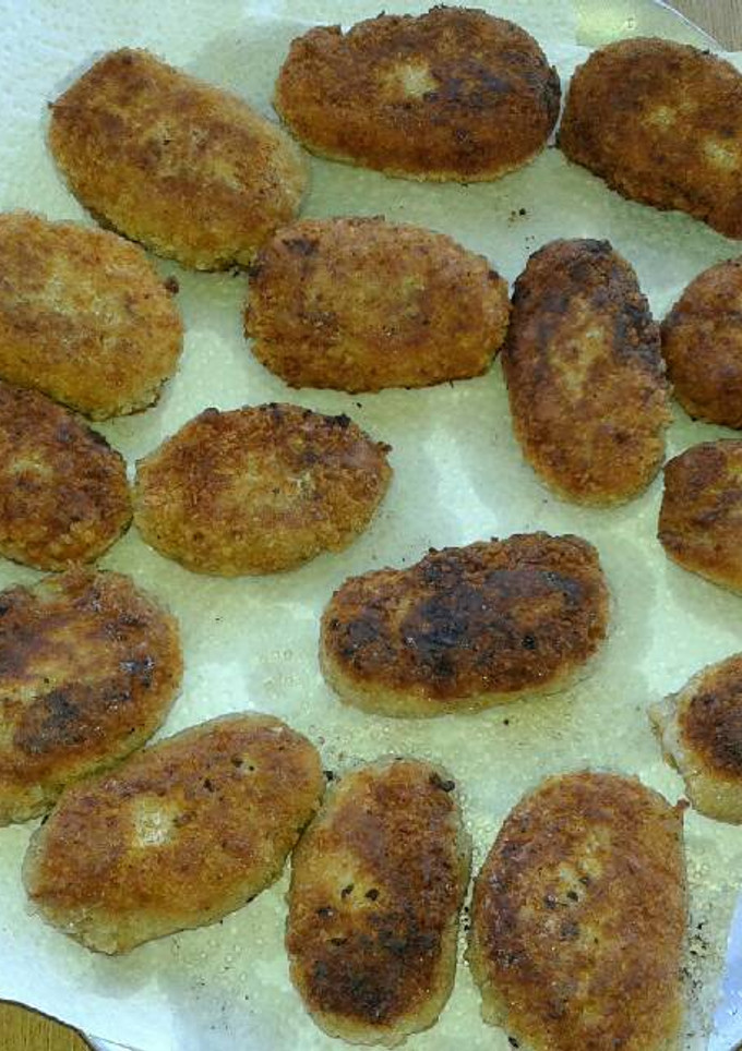 Una foto de Albóndigas de atún y salsa blanca
