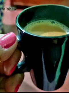 अदरक और तुलसी वाली आयुर्वेदिक चाय रेसिपी मुख्य फोटो