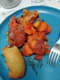 Pollo encebollado con curry
