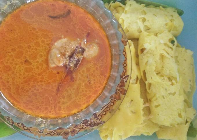 Roti Jala kuah kari ayam