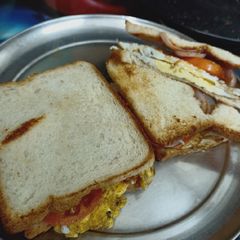 Half fry sandwich A picture of Half fry sandwich.
