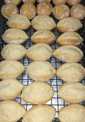 Una foto de Bolillos y galletas