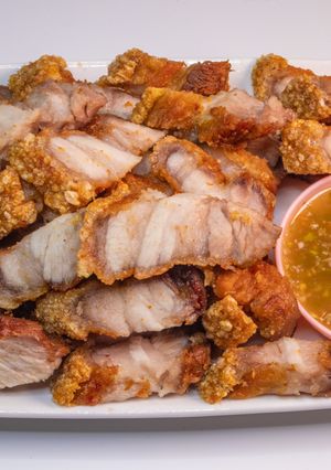 รูปของ หมูกรอบ วิธีทำ ให้ เนื้อนุ่ม หนังฟู กรอบ