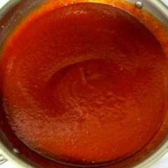 A picture of Enchilada Sauce.