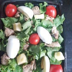 A picture of Beef and egg Vegetable salad.