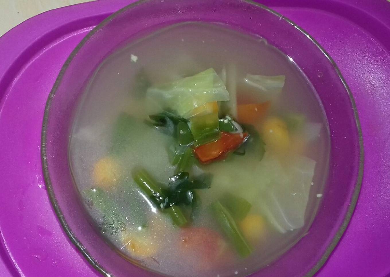 Sup sayur mudah dibuat.
