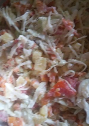Una foto de Rica ensalada mixta con repollo