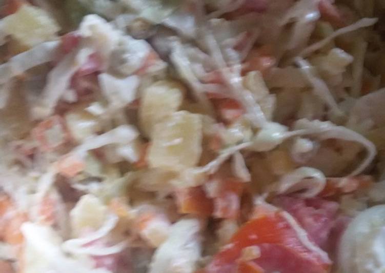 Rica ensalada mixta con repollo