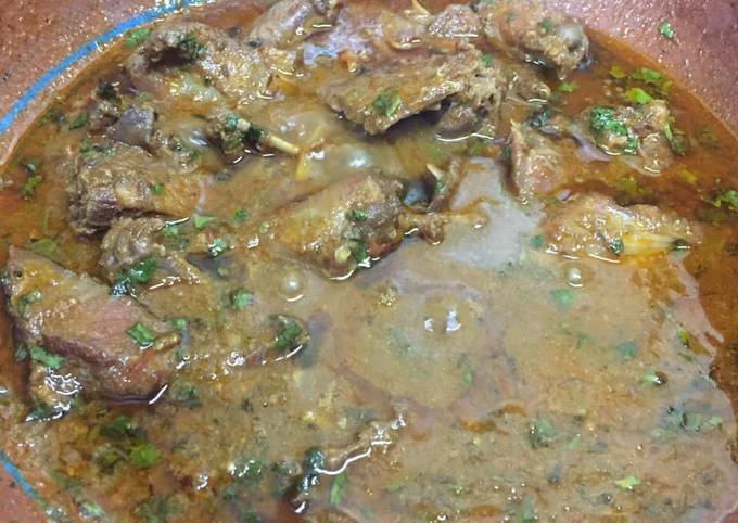 Recipe of Favorite Desi chicken karahi matti ki handi main desi chicken
so tastyyy