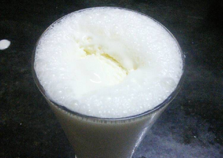 Recipe of Perfect Vanilla milkshake
