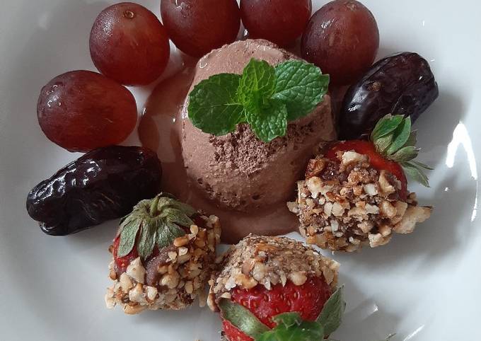 Resep bikin Ice Cream Chocolate With Fruit  nagih banget