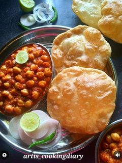 छोले भटूरे (Chole bhature recipe in hindi) रेसिपी मुख्य फोटो
