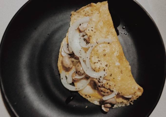 Mushroom and White Onion Omelette