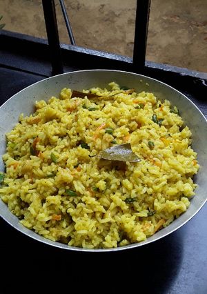 ঘরোয়া ভেজ পোলাও (Ghoroya veg polau recipe in Bengali) রেসিপির প্রধান ছবি