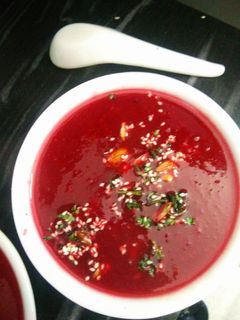 चुकन्दर ड्राई-फ्रूट सूप (Chukandar dry fruit soup recipe in Hindi) रेसिपी मुख्य फोटो