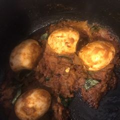 A picture of Egg curry.