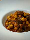 Garbanzos con calamares en lata