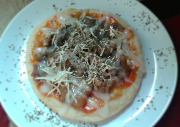 Resep Pizza with chicken mushroom yang Bisa Manjain Lidah