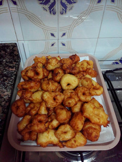 Una foto de Buñuelos de patatas o "Bunyols de verges"