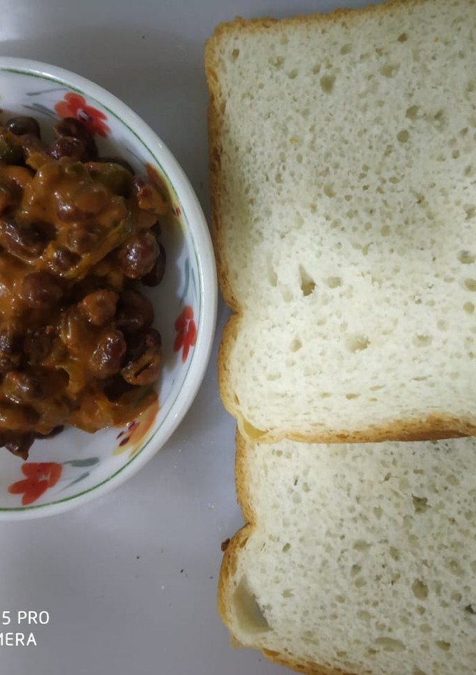 A picture of Beans bread.