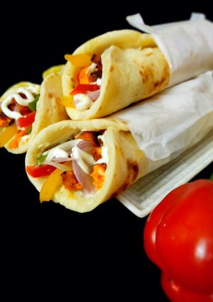A picture of Chicken shawarma.