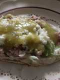 Pellizcada de frijol y salsa verde que no pica, tipo  las Correa