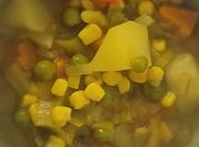 Una foto de sopa primavera