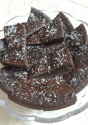 عکسی از دستور کیک کاکائویی بدون فر