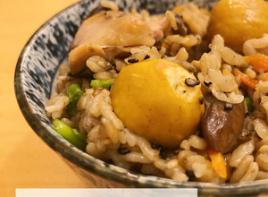 危險的栗子雞肉炊飯 的食譜成品照片