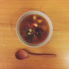 A picture of Celery and chicken soup.