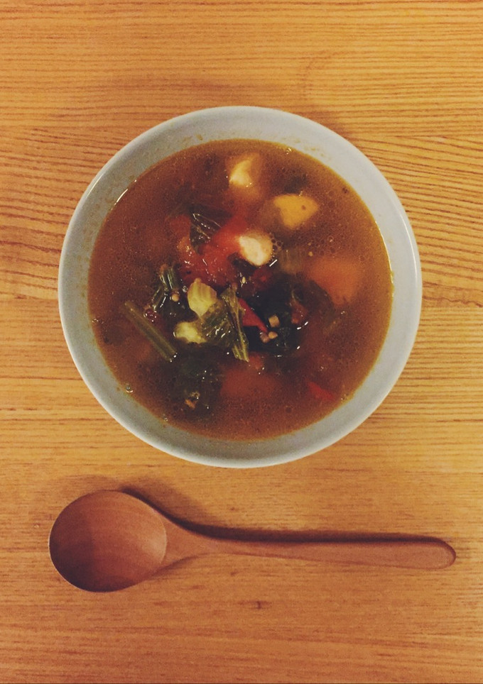 A picture of Celery and chicken soup.