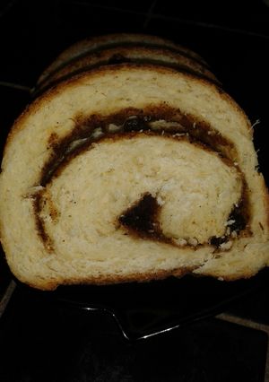 A picture of Cinnamon Raisin bread.