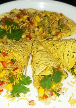 पापड़ कॉन चाट (Papad Cone Chaat Recipe In Hindi) रेसिपी मुख्य फोटो