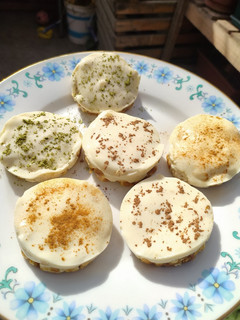Una foto de Bocadillo de yogurt con base de galleta de arroz