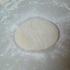 A picture of Pizza dough.
