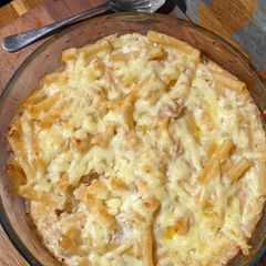 A picture of Easy cheese Tuna pasta bake for dinner.