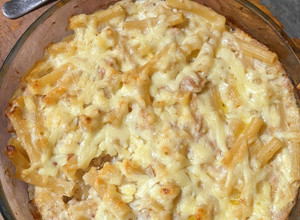 A picture of Easy cheese Tuna pasta bake for dinner.
