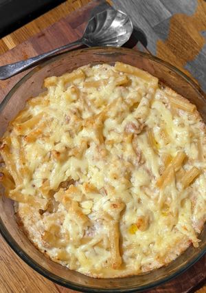 A picture of Easy cheese Tuna pasta bake for dinner.