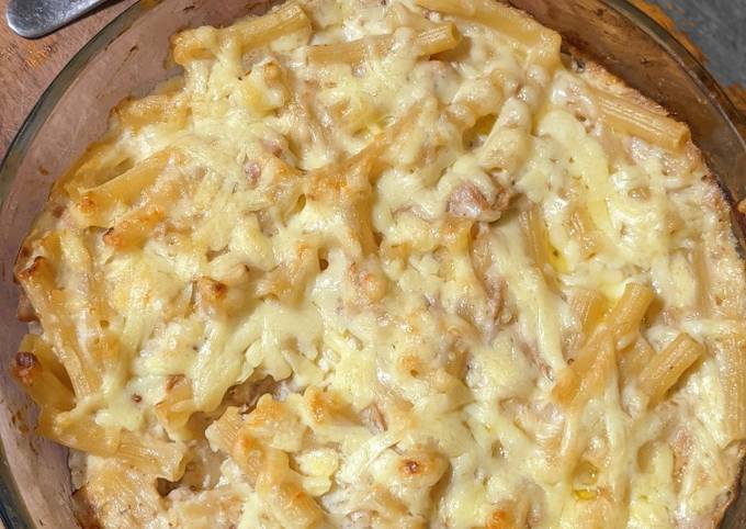 Easy cheese Tuna pasta bake for dinner