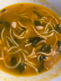 Una foto de Porotos con rienda y acelga