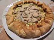 Una foto di torta rustica con zucchina