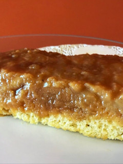Una foto de Torta invertida de peras al microondas en 5 minutos facilísima